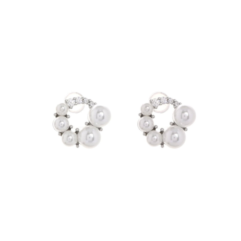 Brincos circulares com pérolas